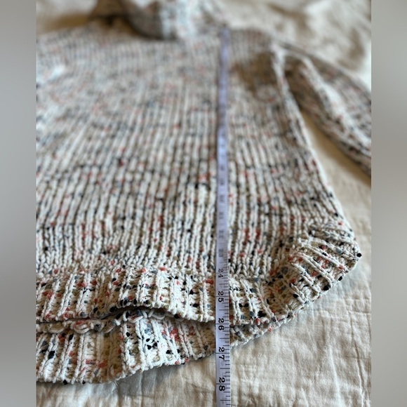 Jessica Simpson Sweater size S - Picture 9 of 9